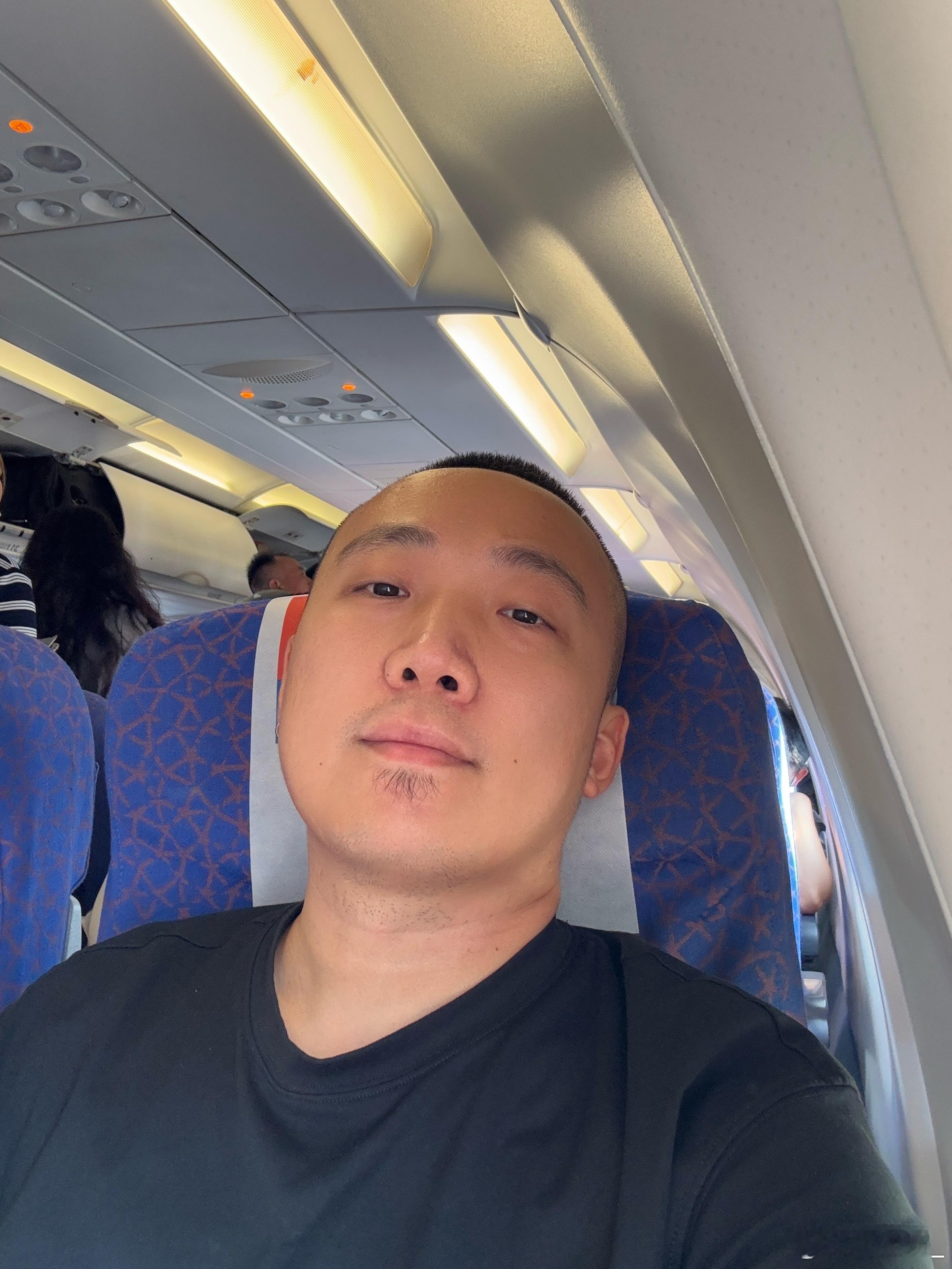 上午试完一台车下午跑过来机场，去大连试另一台连着转原来飞过去大连要快四个小时，当