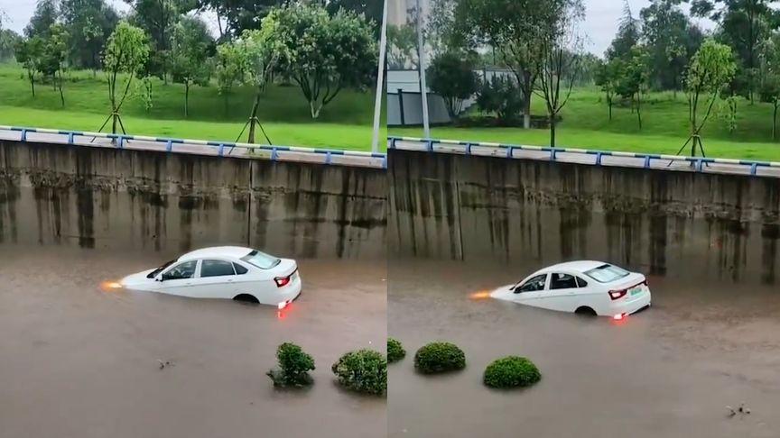 【重庆暴雨路面积水严重，见绿牌小车泡水仍前进，男子劝阻：要漏电】7月21日，重庆