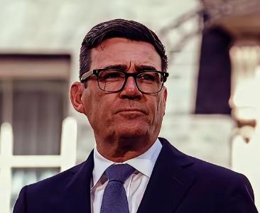 当地时间 2026年7月20 日，英国新任首相伯纳姆第一通对外电话打给了泽连斯基