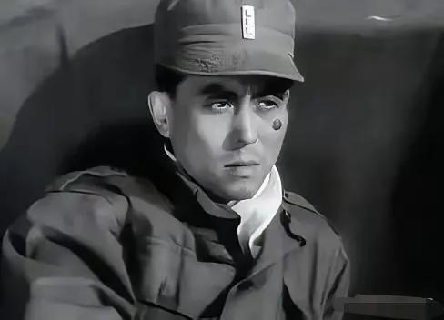 他一直演反面角色，最后那一张应该是正面人物吧？不过这是什么电影？我没有看过，大家