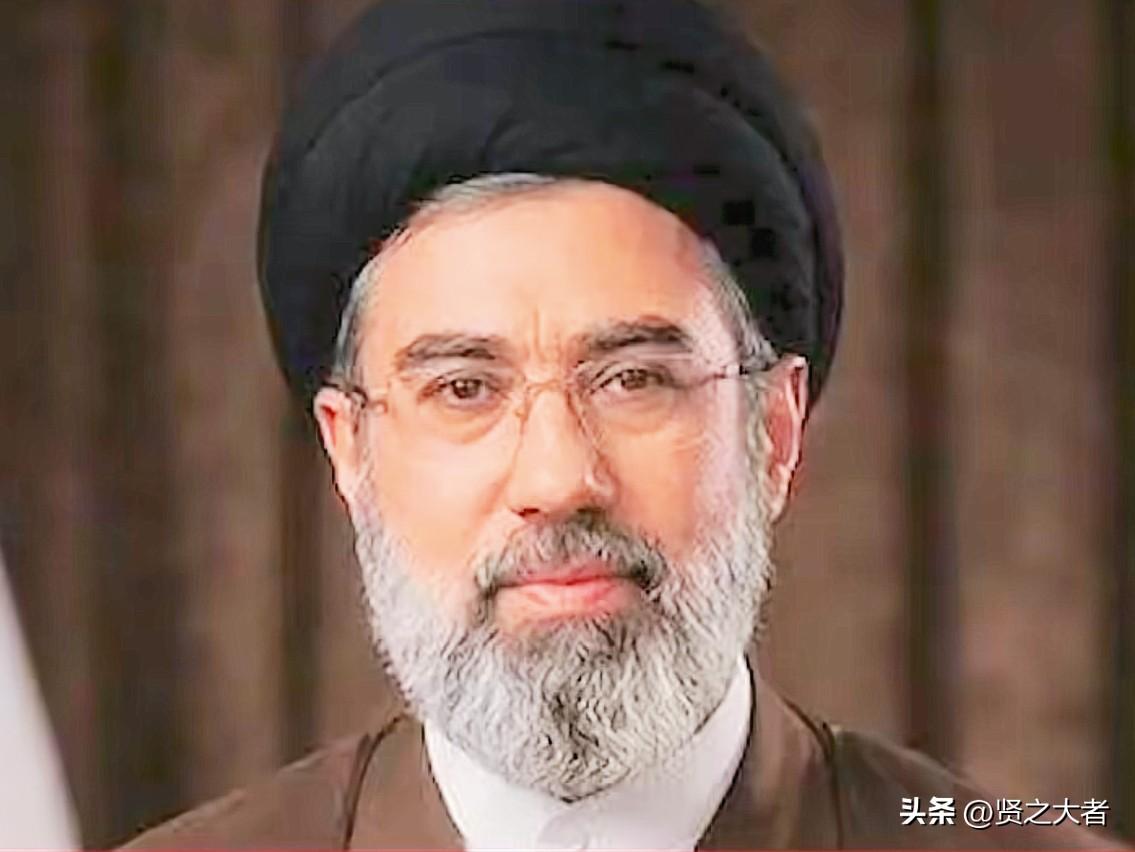 哈梅内伊在美以空袭中身亡，
伊朗专家会议火速让穆杰塔巴接任最高领袖，
子承父业式
