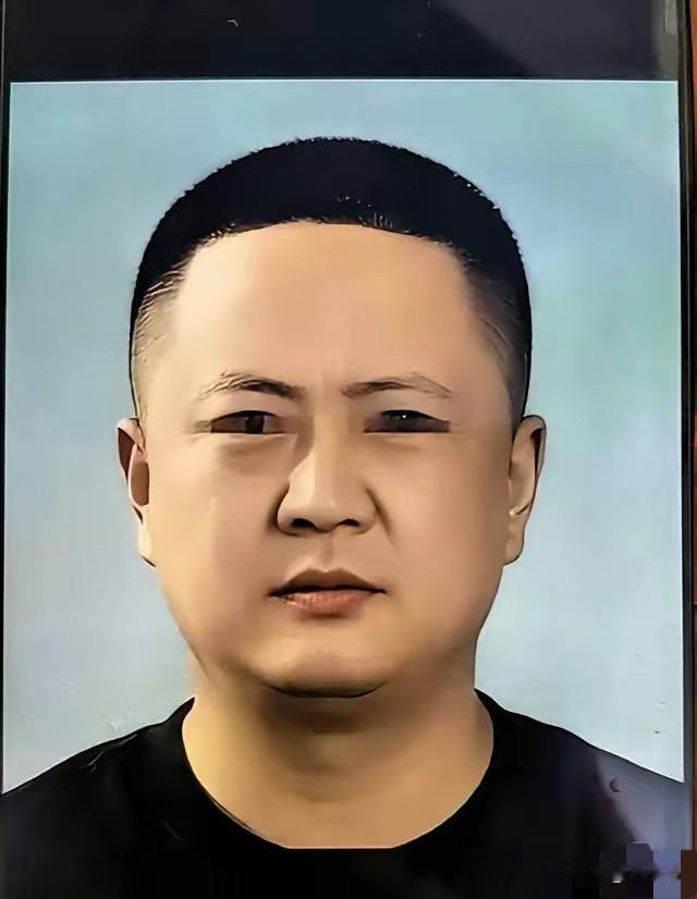 乘客因餐车轻微碰肘要求空姐下跪，耍横泄愤引热议

看到涉事乘客照片，不少网友理解