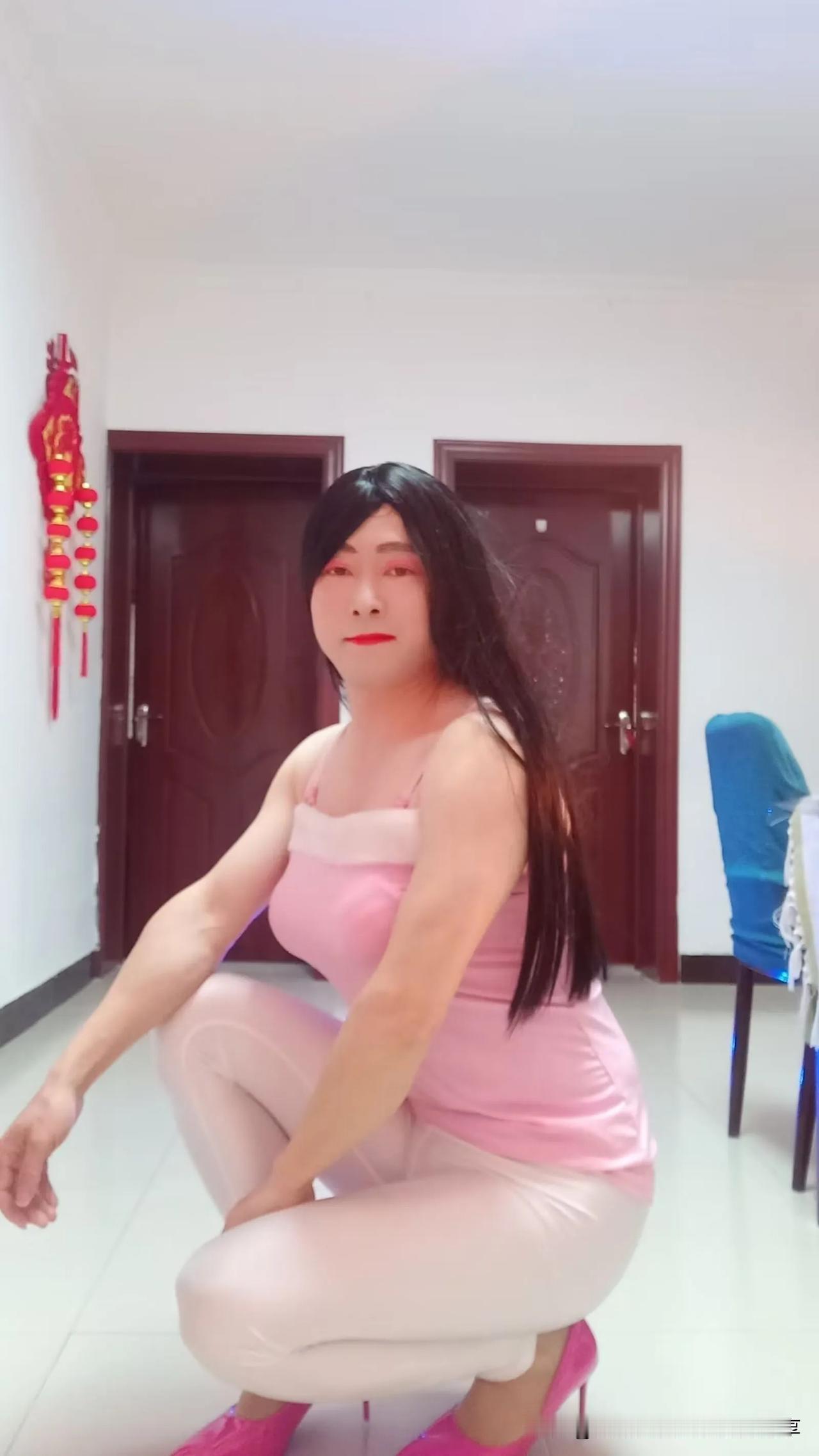 时尚大叔女装穿搭分享
#丰满美女，# #丰满身材。# #丰满迷人可爱# #性感与