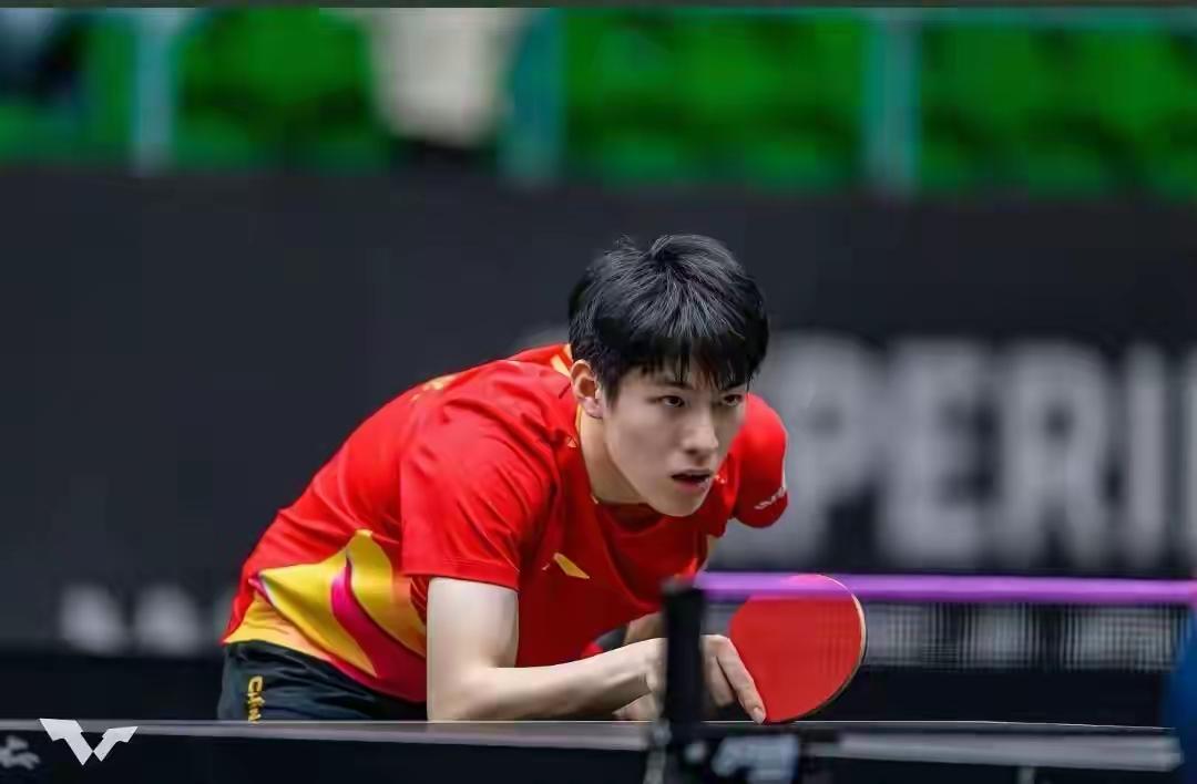 温瑞博表现神勇！击败德国猛将杜达！中国大滿贯十六分之一决赛，国乒小将温瑞博战德国