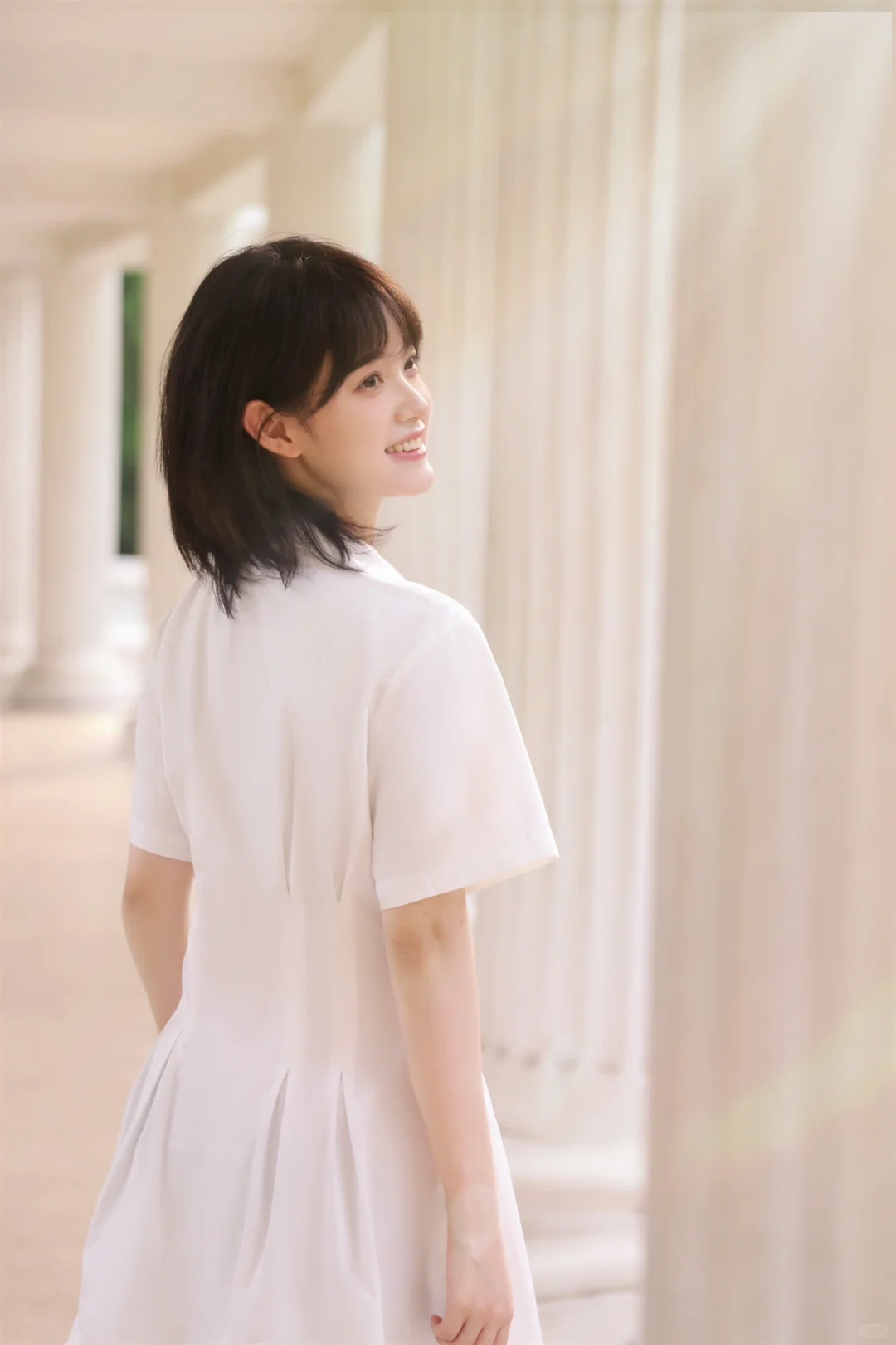 我完全 而绝对地 主持着我