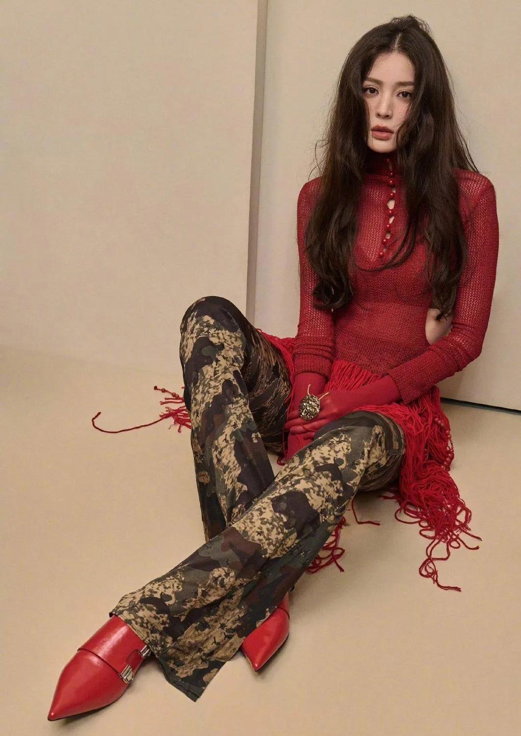 古力娜扎的身材和穿搭也太绝了！每一套都像在拍时尚大片
 
古力娜扎这身材是真实存