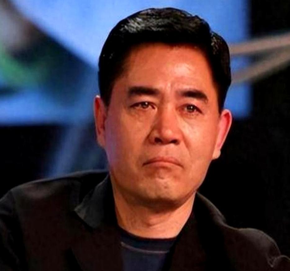 谁能想到，演了一辈子皇帝和硬汉的陈宝国，这几年在荧幕上越来越少见了。有人说他是年