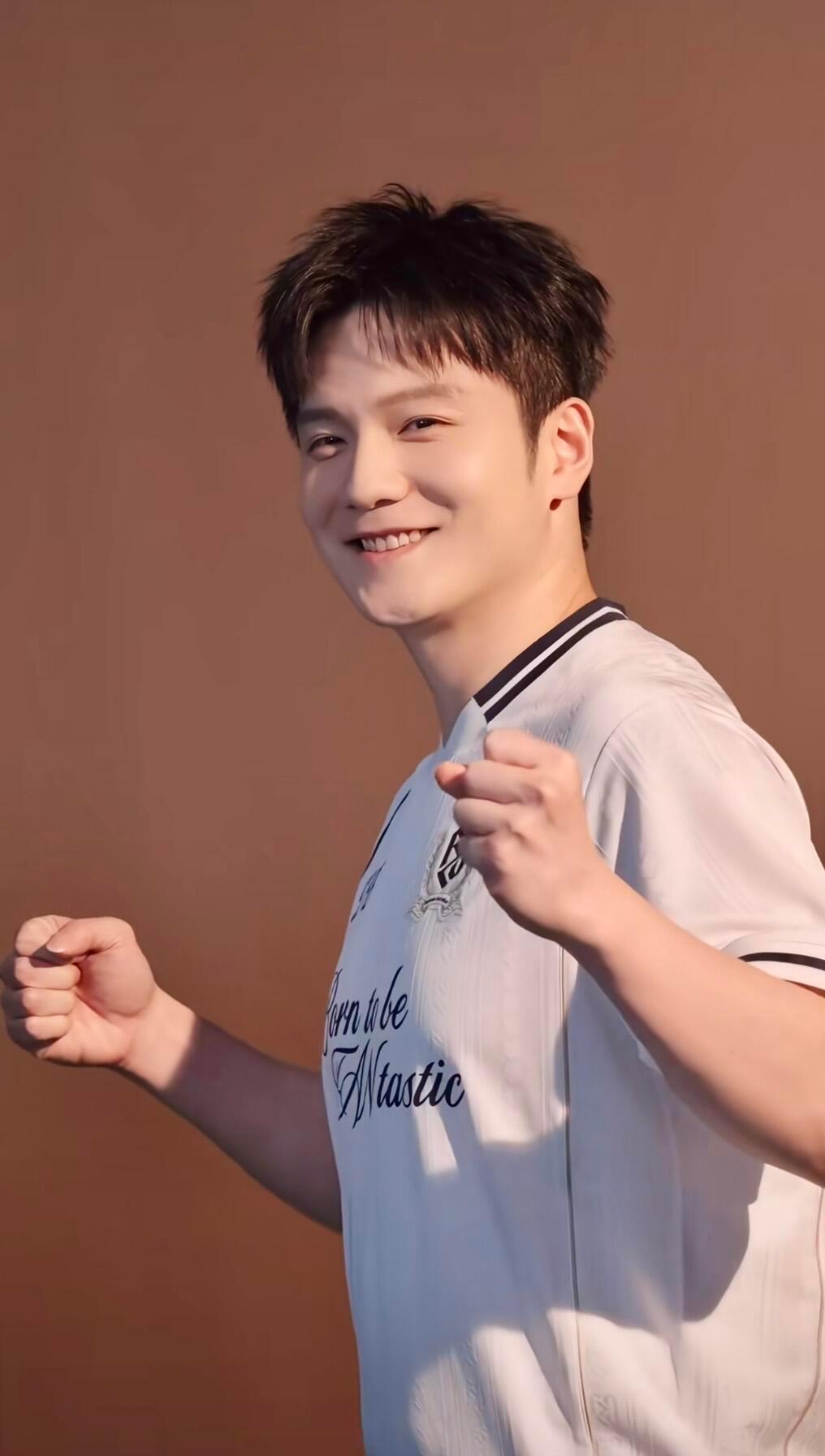 樊振东壁纸分享 . 樊振东壁纸｜以热爱为刃，以沉稳为盾，所向披靡 