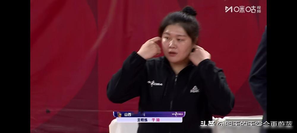 活活把冠军跑没了！山西女篮手握三外援天胡开局，为何偏要让200斤的内线巨无霸，跟