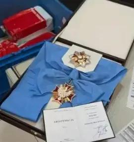 泽连斯基寄回白鹰勋章后不甘心，称没乌克兰谁也保护不了波兰！

这件事源于一起历史