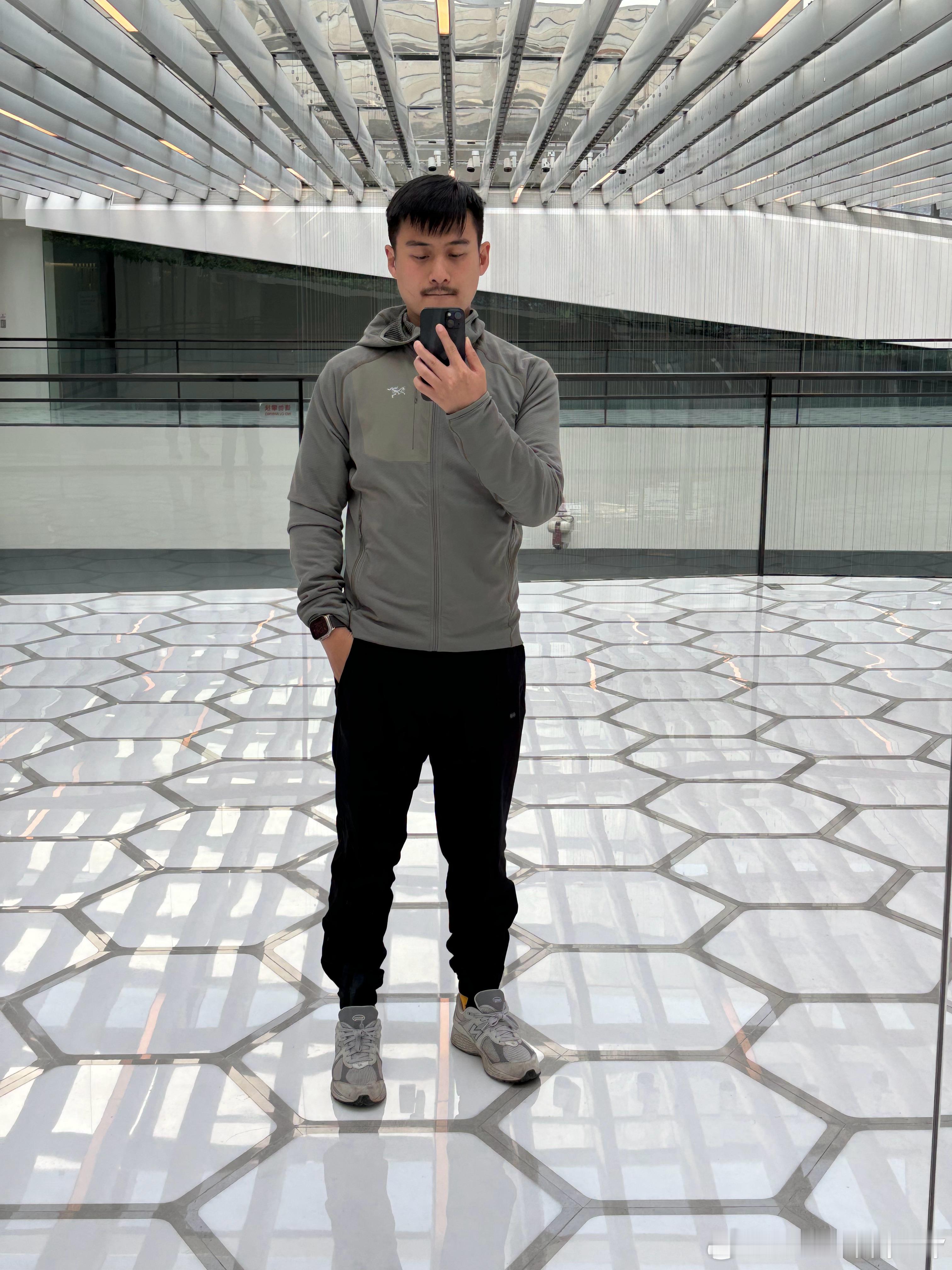 最近真的忙得起飞，这个月挑战7个脚本剧本，拍5期节目，有史以来最忙碌的 年后[加