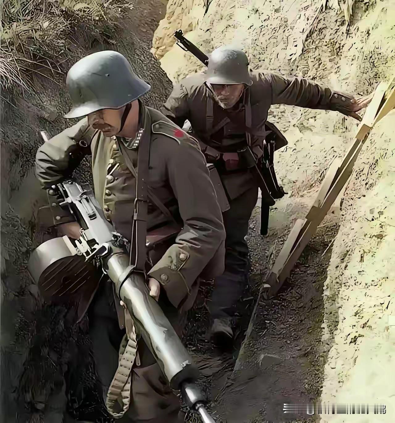 问大家个问题：  为什么义和团念着“刀枪不入”去冲洋人机枪阵地会被骂愚昧狂热？ 