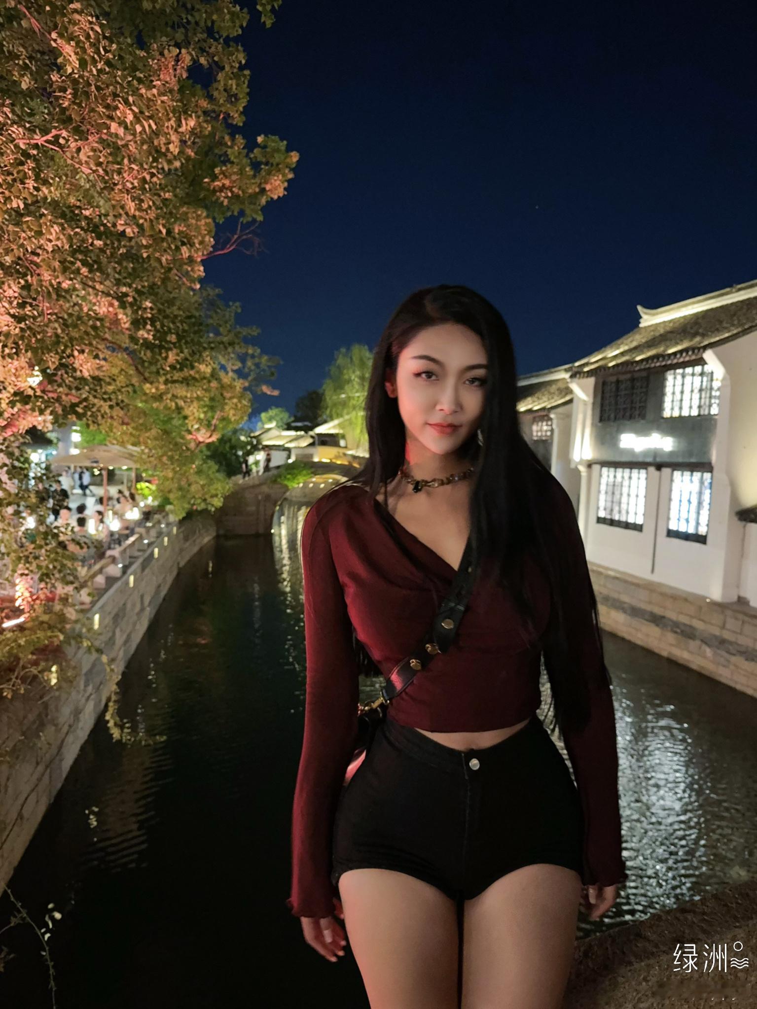 现实是此岸，理想是彼岸。中间隔着湍急的河流，行动则是架在川上的桥梁。​     