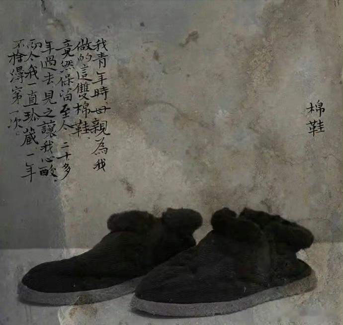念亲恩！一位退休教师以他的方式纪念母亲。80后的朋友，应该能认全这些家什吧？