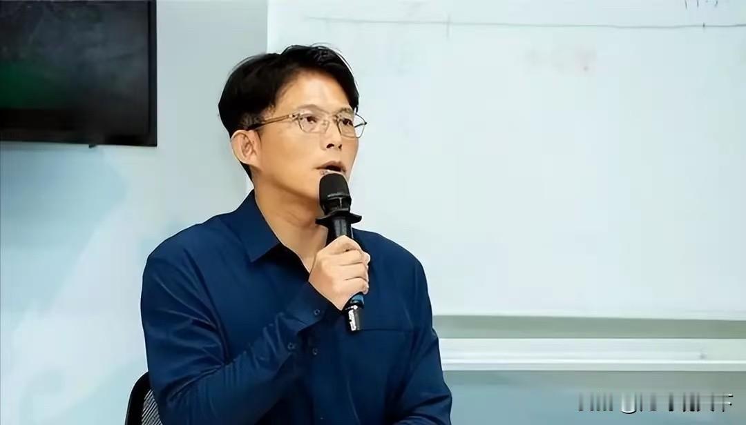 民进党准备下死手，黄国昌从美国带回了道密令，欲向大陆交投名状

黄国昌早年反陆阻