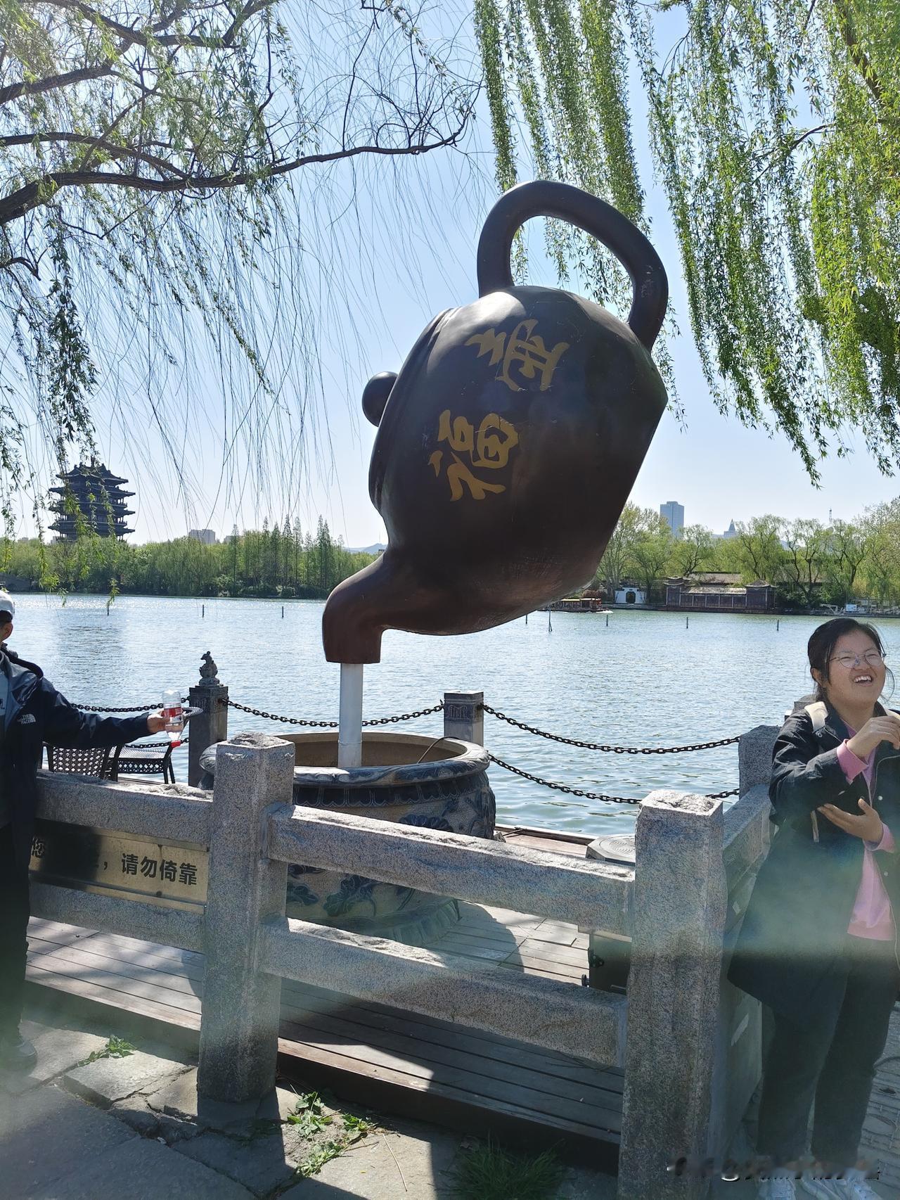 河北省四级联考公务员招录马上进入面试环节。

朋友的女儿进入了面试。她报考的职位