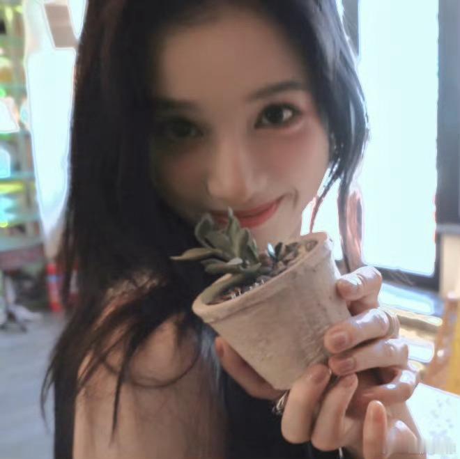 #重庆约拍[超话]##重庆约拍啦[超话]##重庆约片啦[超话]#  张婧仪摄影：