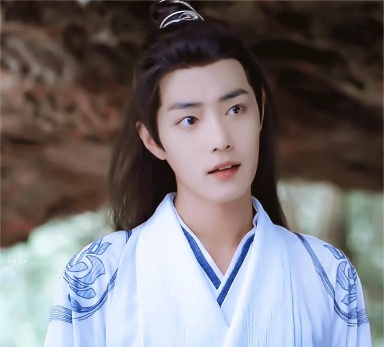 虽然错过了19年的夏天
但是却在今年入坑《陈情令》

一句“管它熙熙攘攘阳关道，