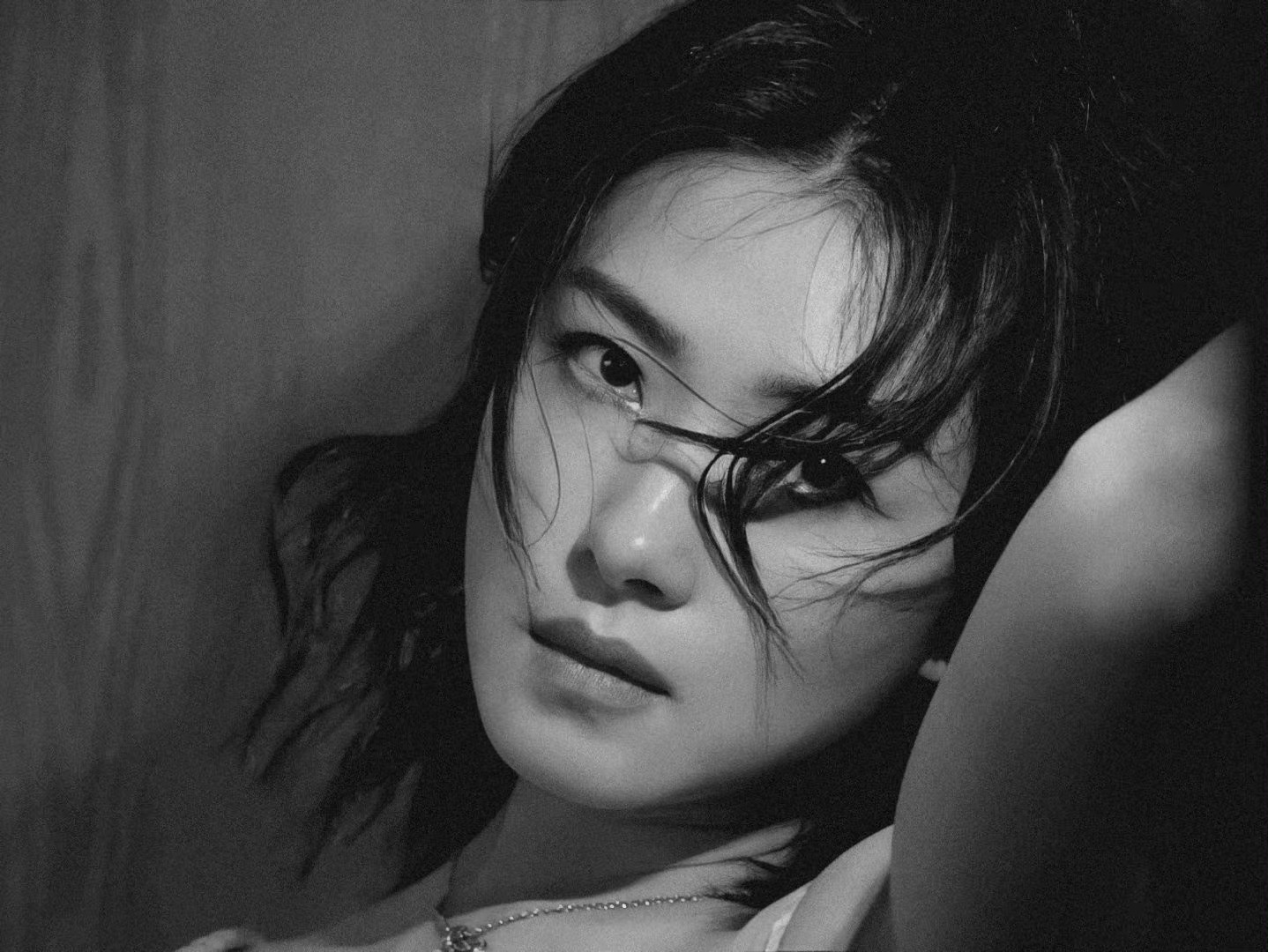 万茜[超话] wq美丽田园品牌代言人万茜 wq万茜美素佳儿品牌大使 你眼眸藏着星