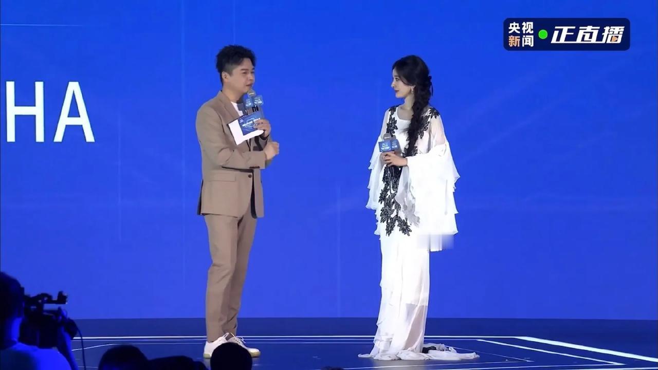 赵丽颖、杨幂、Angelababy活动生图太绝！初看惊艳，细品震撼，生图上的平台