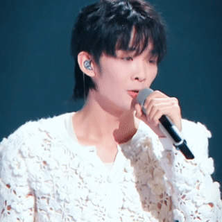 #王赫野2024巡演武汉站预售# 从《大风吹》到《最后一页》，每一首歌都承载着我