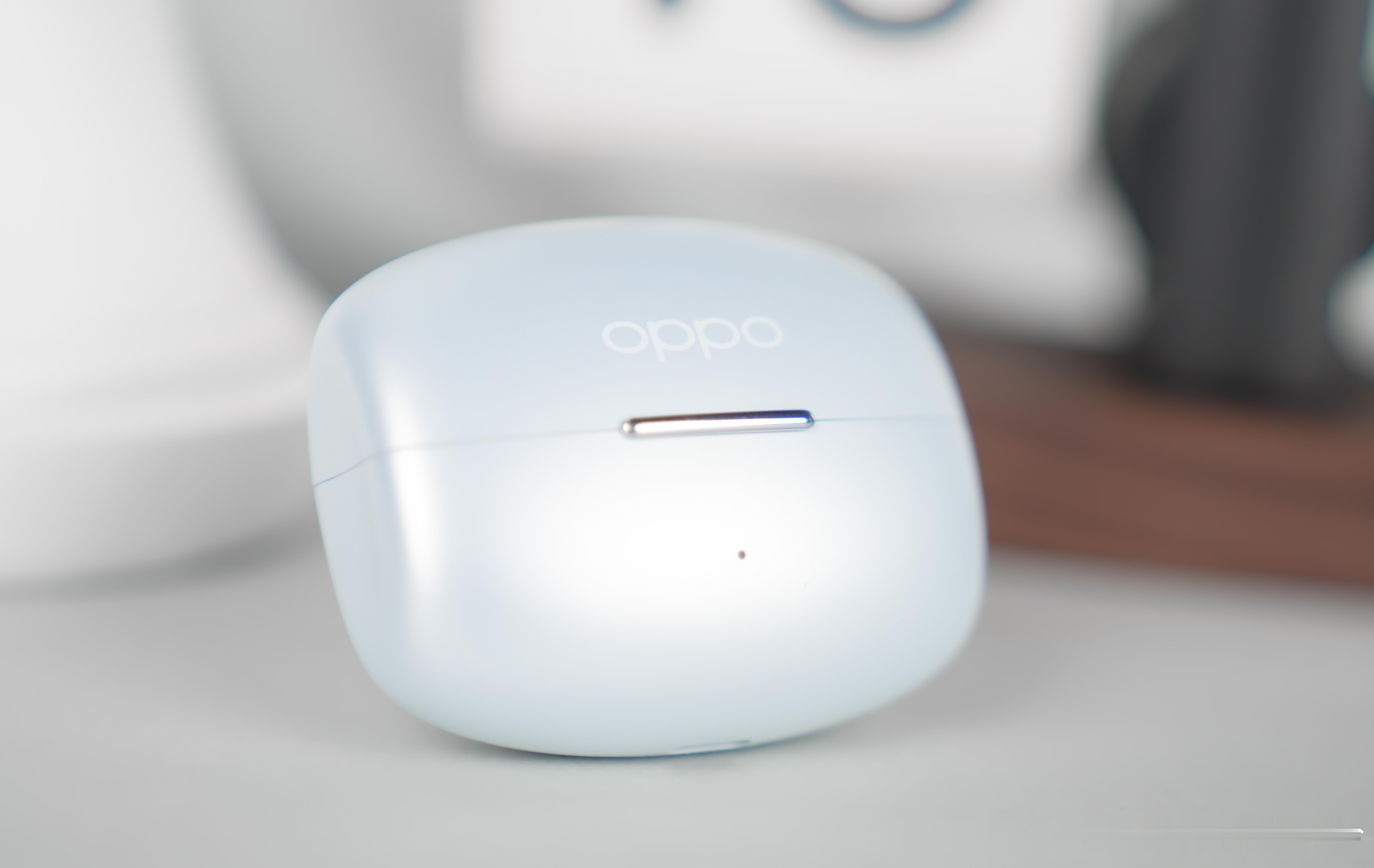 OPPO Enco Clip来啦，这次拿到的珠光海配色，有一种高亮的磨砂质感，不