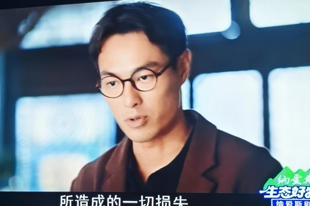 《灼灼韶华》人不可貌相，吊儿郎当的闻知秋其实是全剧格局最大的人。
这个闻知秋刚出