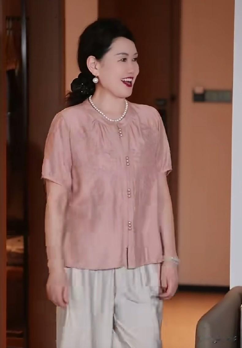 自从在网上给老婆买了一件连衣裙，现在打开手机一眼就是裙子！带老公买衣服 买妈妈的