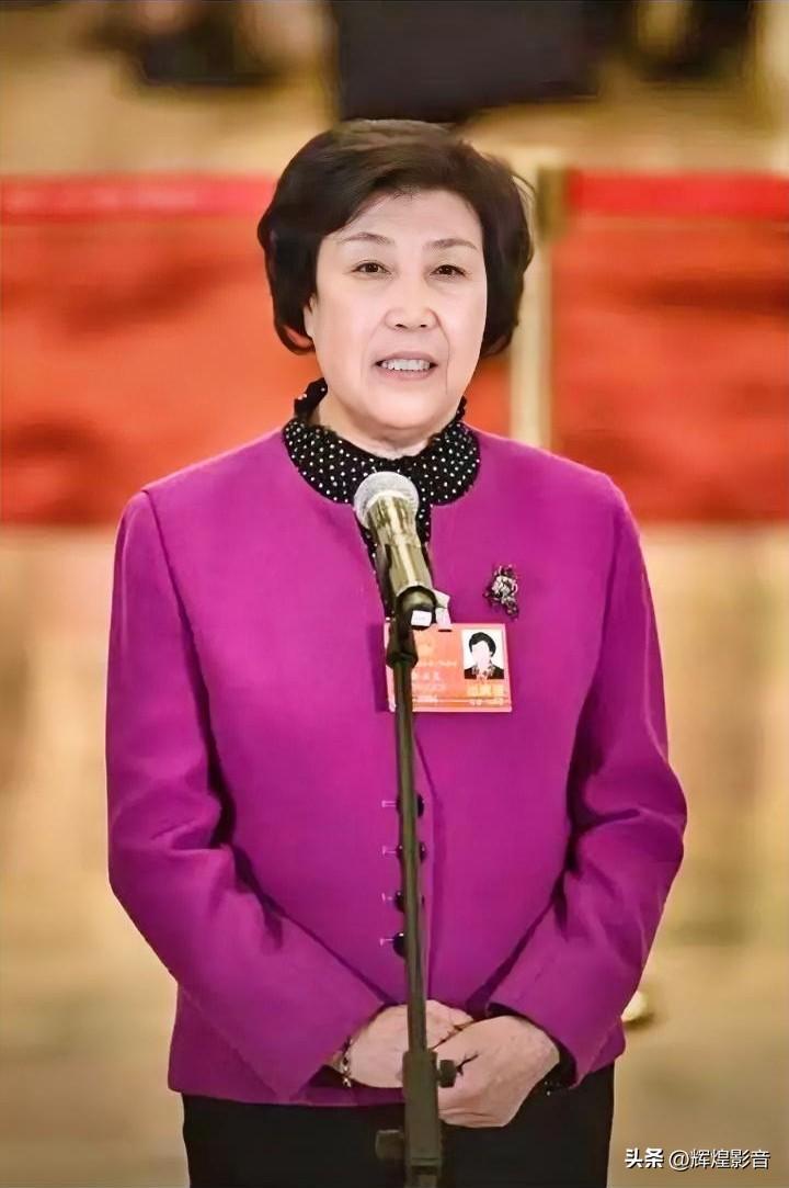 终于说透了！郭凤莲为农民提养老金，说到亿万国人心里去了
 
别再忽视农村老人！