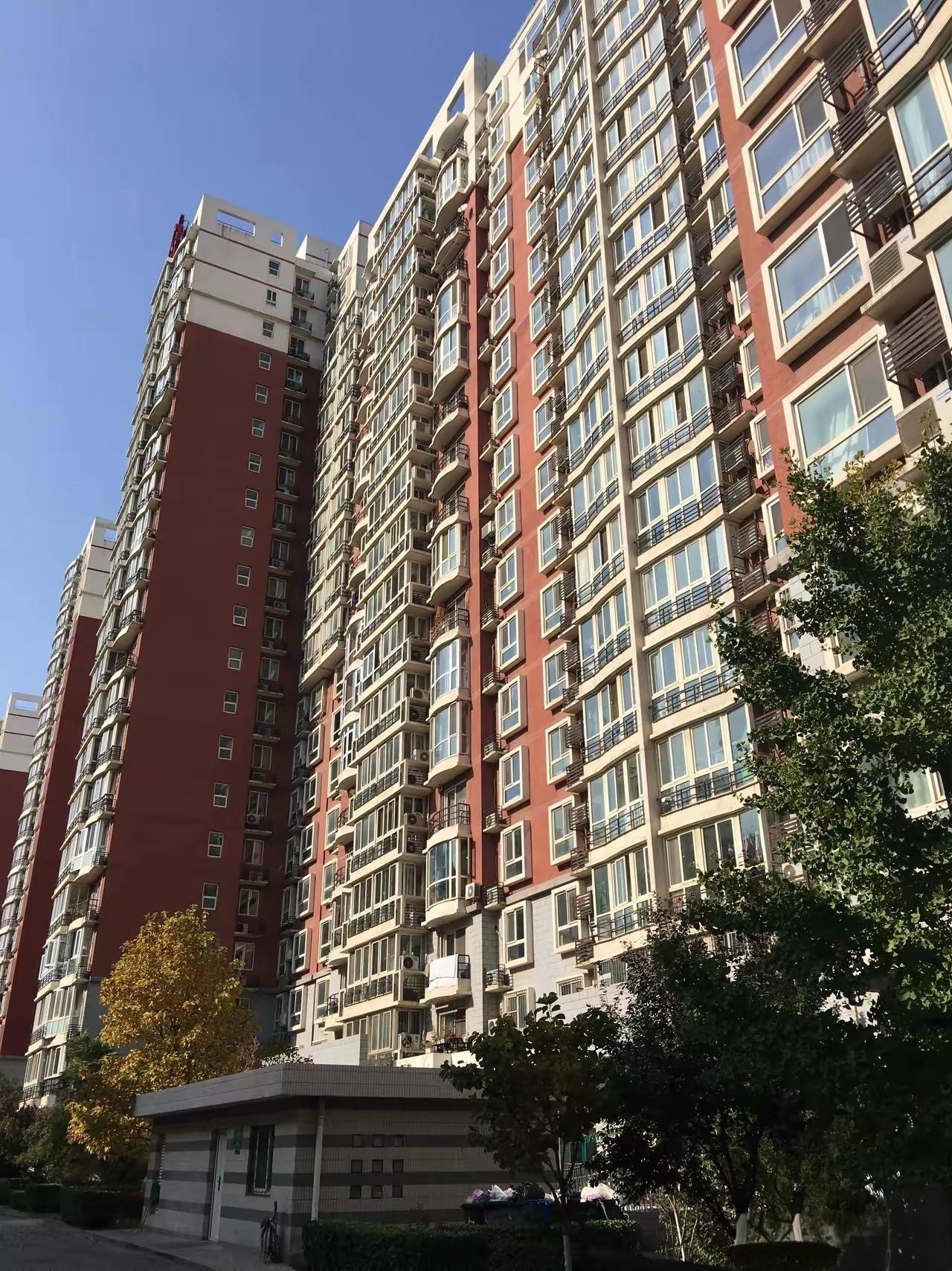 “房子死过人你们为啥不告诉我？”上海男子花4万中介费买房，4年后租客一句话让他彻