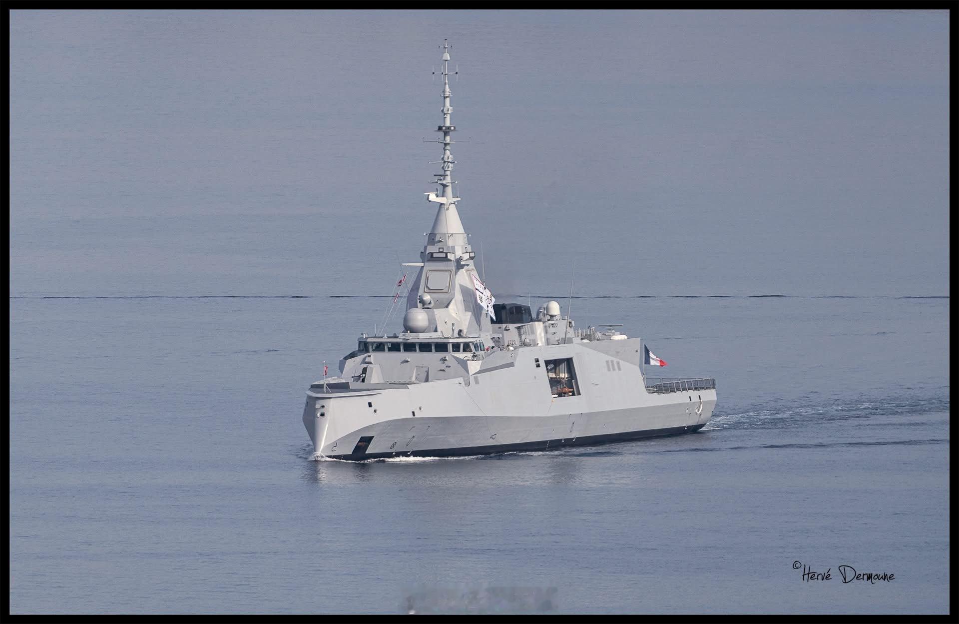 2025 年 11 月 11 日，法国海军护卫舰阿德米拉尔·罗纳克号，舷号 D6