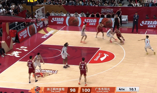 吴前错失绝杀球，萨林杰抢下篮板浙江男篮vs广东男篮