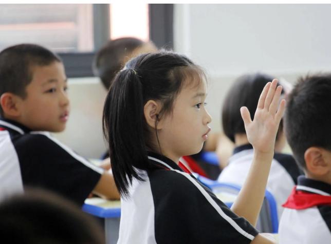 海淀重点小学的老教师说：有的孩子低年级成绩一般，越到高年级成绩越拔尖？有的孩子小