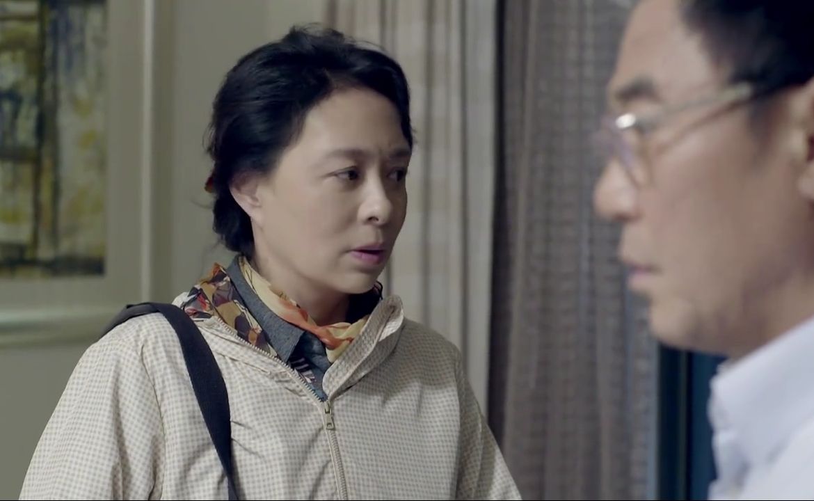 空巢：老爷子跟保姆睡一间房，结果老爷子睡厕所，保姆睡地上