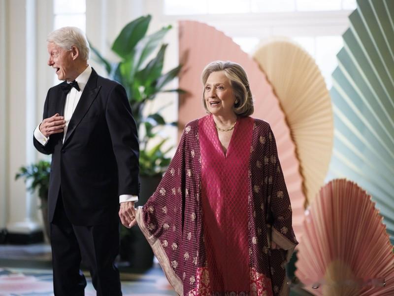 希拉里：爱泼斯坦案太可怕了 2月14日，在慕尼黑安全会议上，希拉里回应爱泼斯坦案