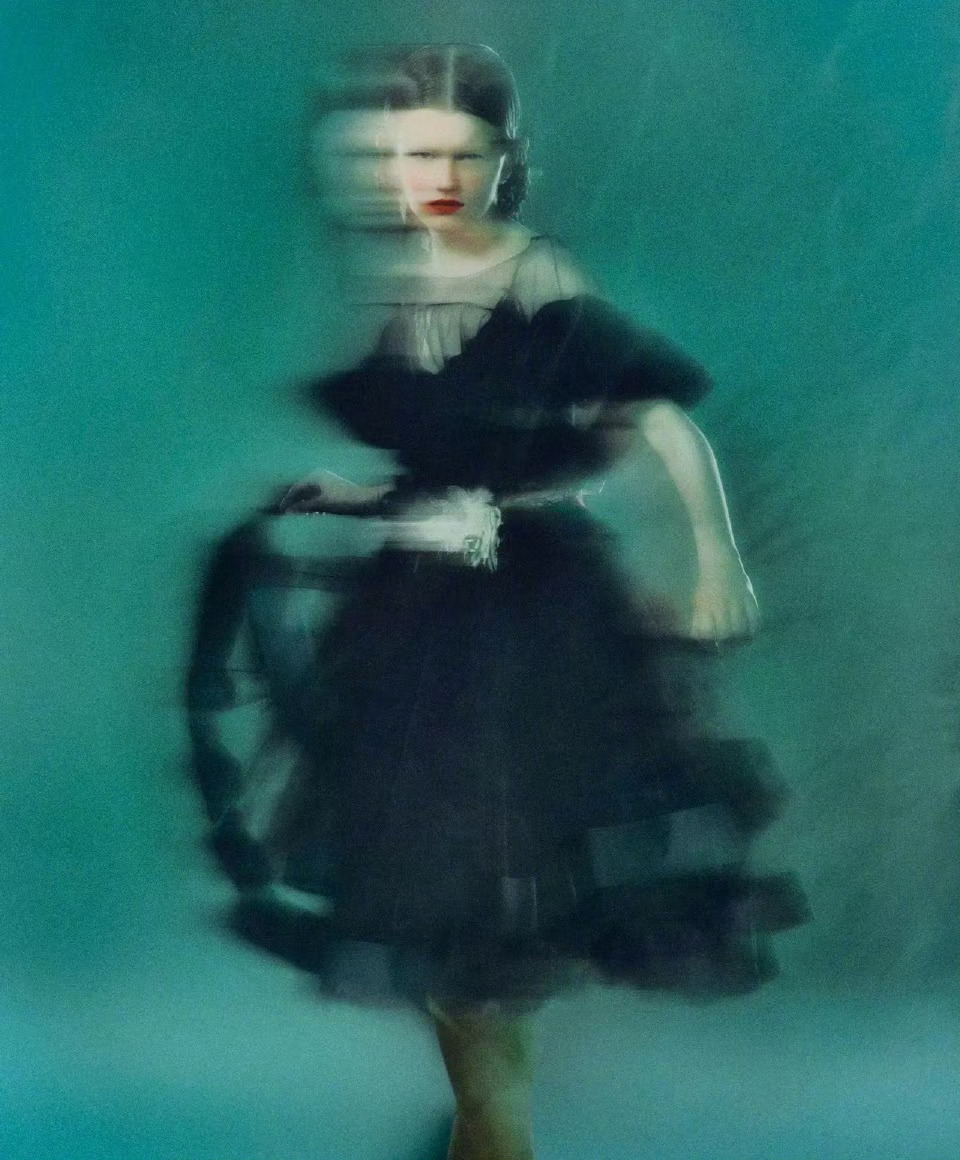 模特Aimée Byrne   复古迷幻色彩大片摄影Elizaveta Poro