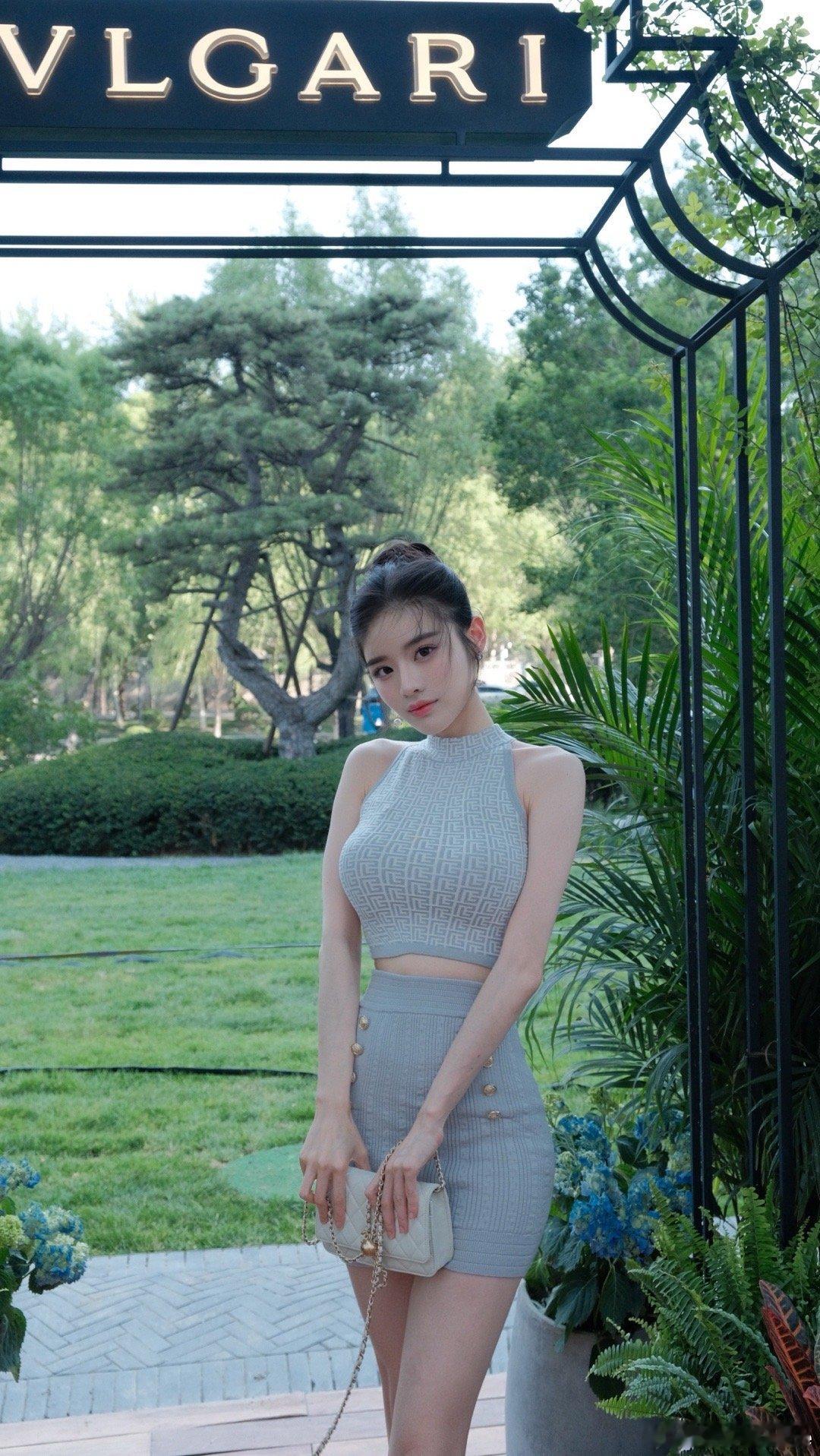 因上努力，果上随缘。但行好事，莫问前程。大长腿御姐日常分享  ​​​