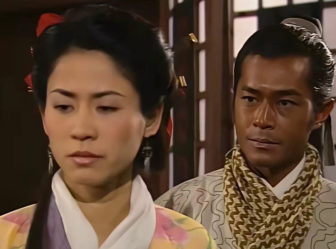 古天乐是个狠人，把白皮的自己晒得这么黑。 