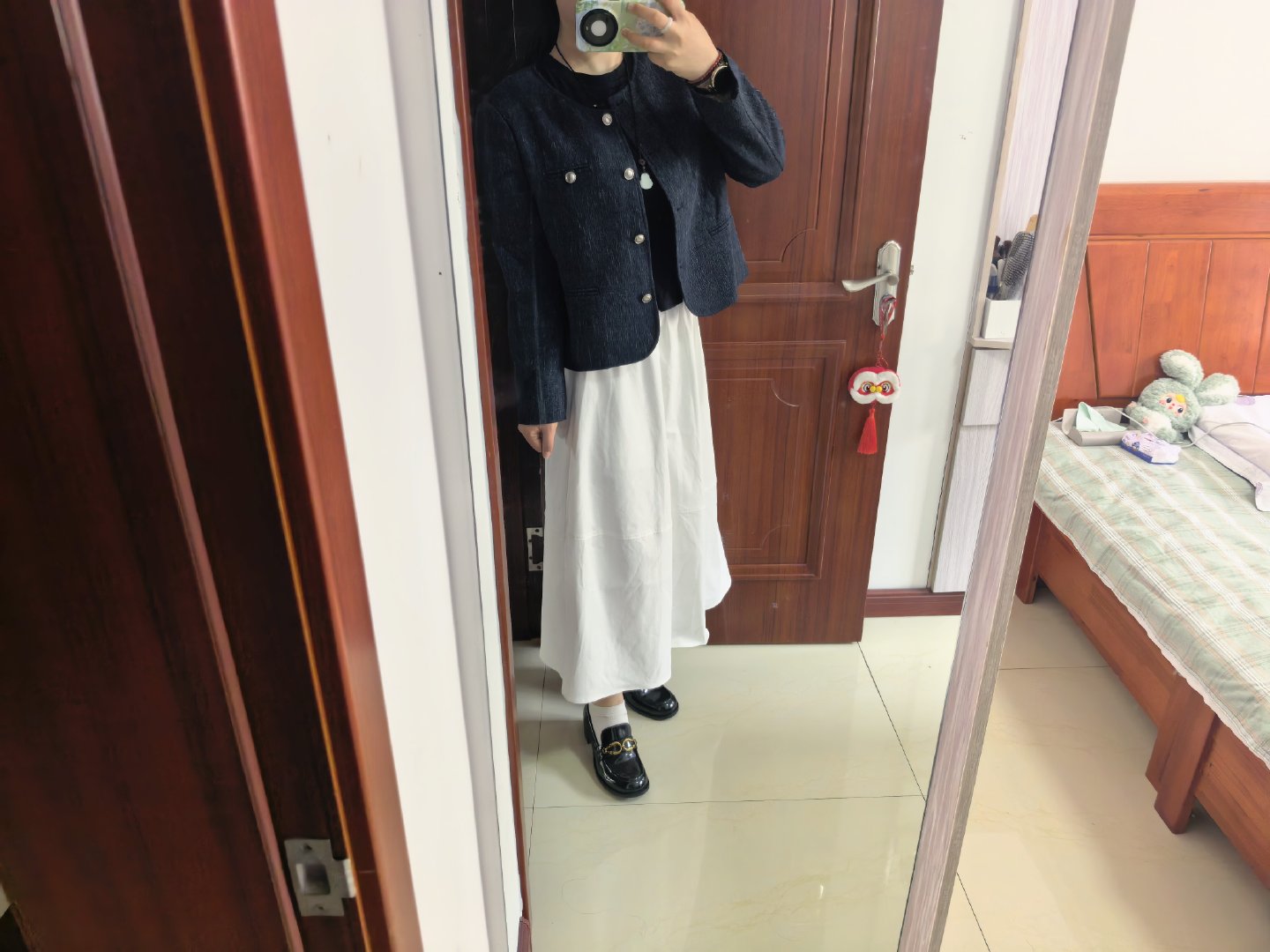 就这样一直打扮下去吧，小美女老师。 ​​​