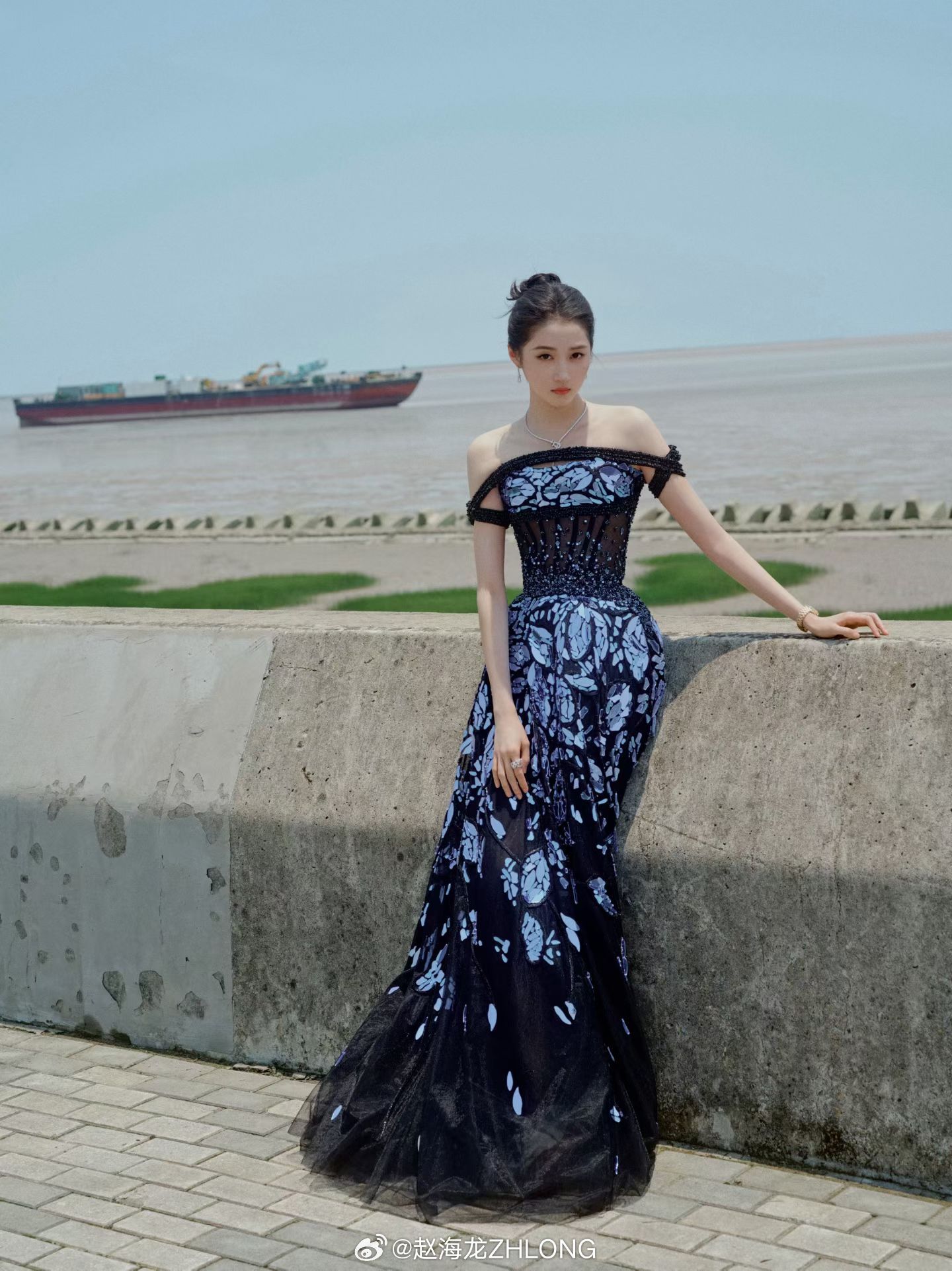 关晓彤 ｜第31届上海电视节        玉兰盛会🌌裙载星河👗Tony W