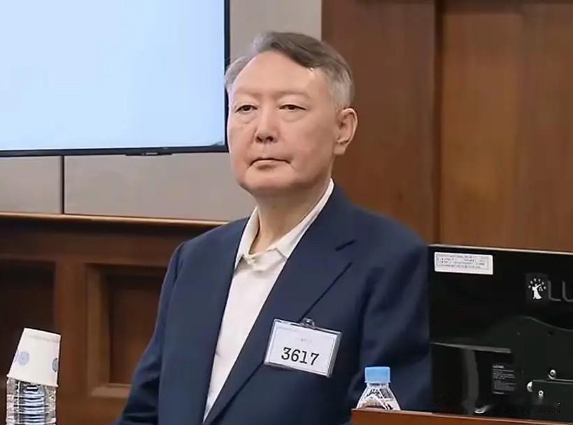 尹锡悦今日再获刑30年！
尹锡悦为发动紧急戒严找借口，想拿朝鲜当替罪羊，向平壤派