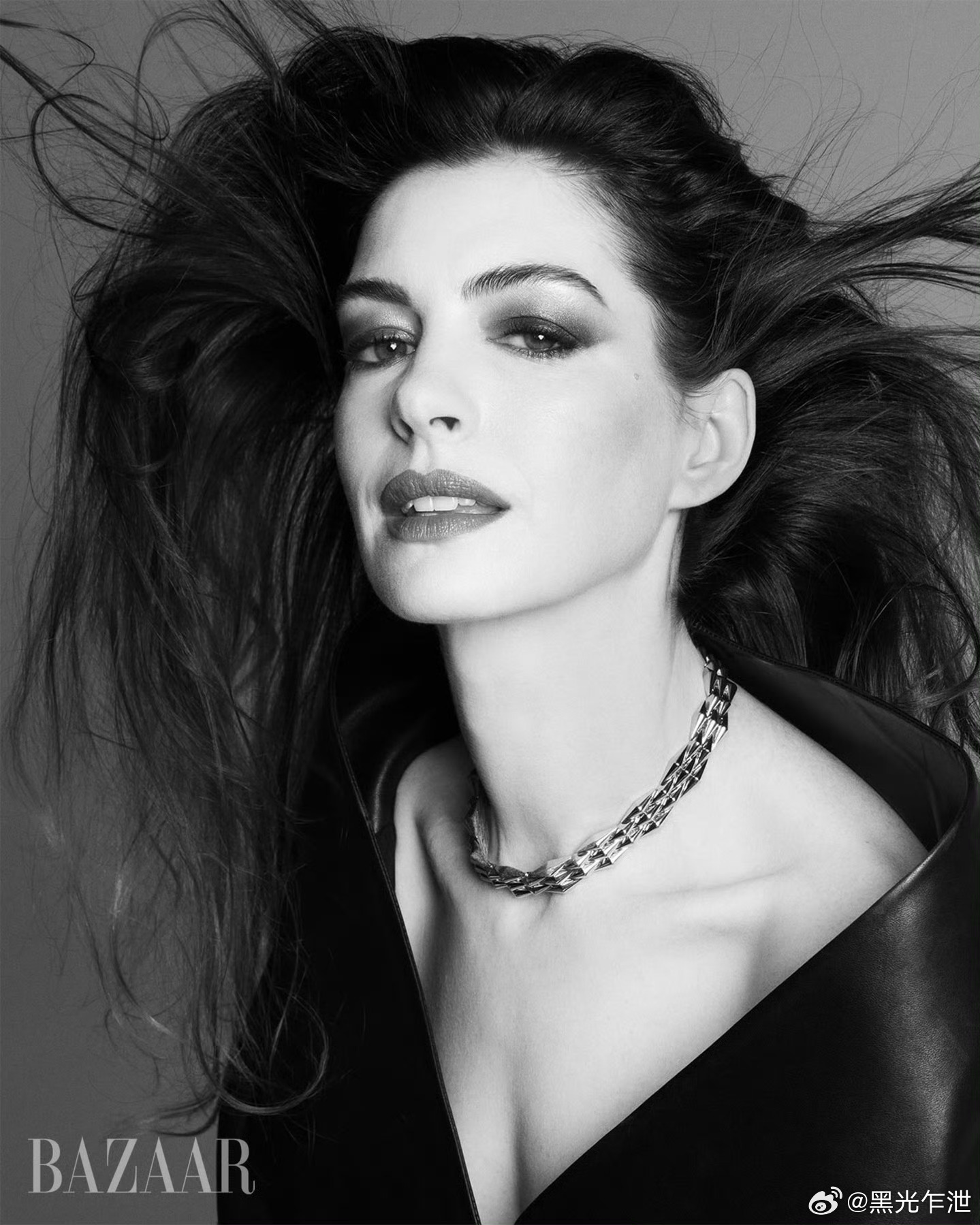 安妮·海瑟薇 ｜Harper's BAZAAR  新写真： 