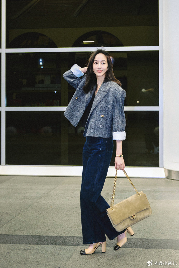 张钧甯去巴黎带了半行李箱泡面 又优雅又搞笑！张钧甯在巴黎的精致生活，从半箱泡面开