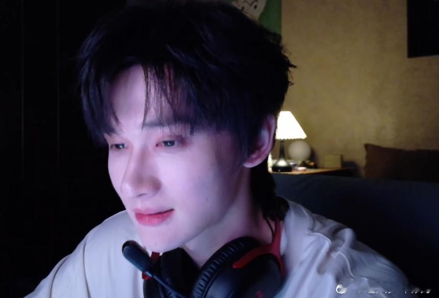 余宇涵520直播 520是个特别的日子，让我们与余宇涵一同欢庆，感受他独特的魅力
