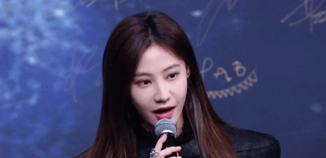 救命！是谁说袁一琦撞脸张真源的，集美，这也太像了吧！！！微博之夜