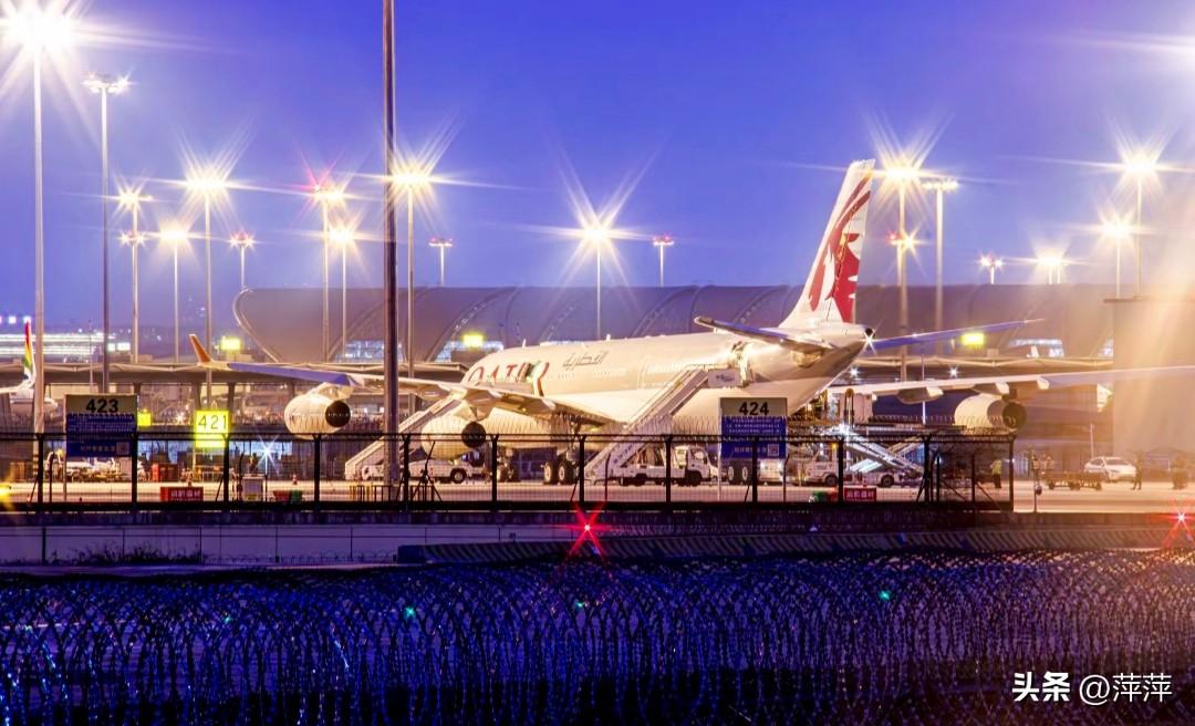 这架身披卡塔尔航空涂装的空客A340，并非普通民航客机，而是卡塔尔王室的专用专机