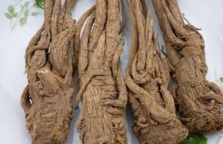 一张腰突秘方，分享给腰突的朋友，赶走多年腰腿痛

在这个快节奏的时代，不少年过三