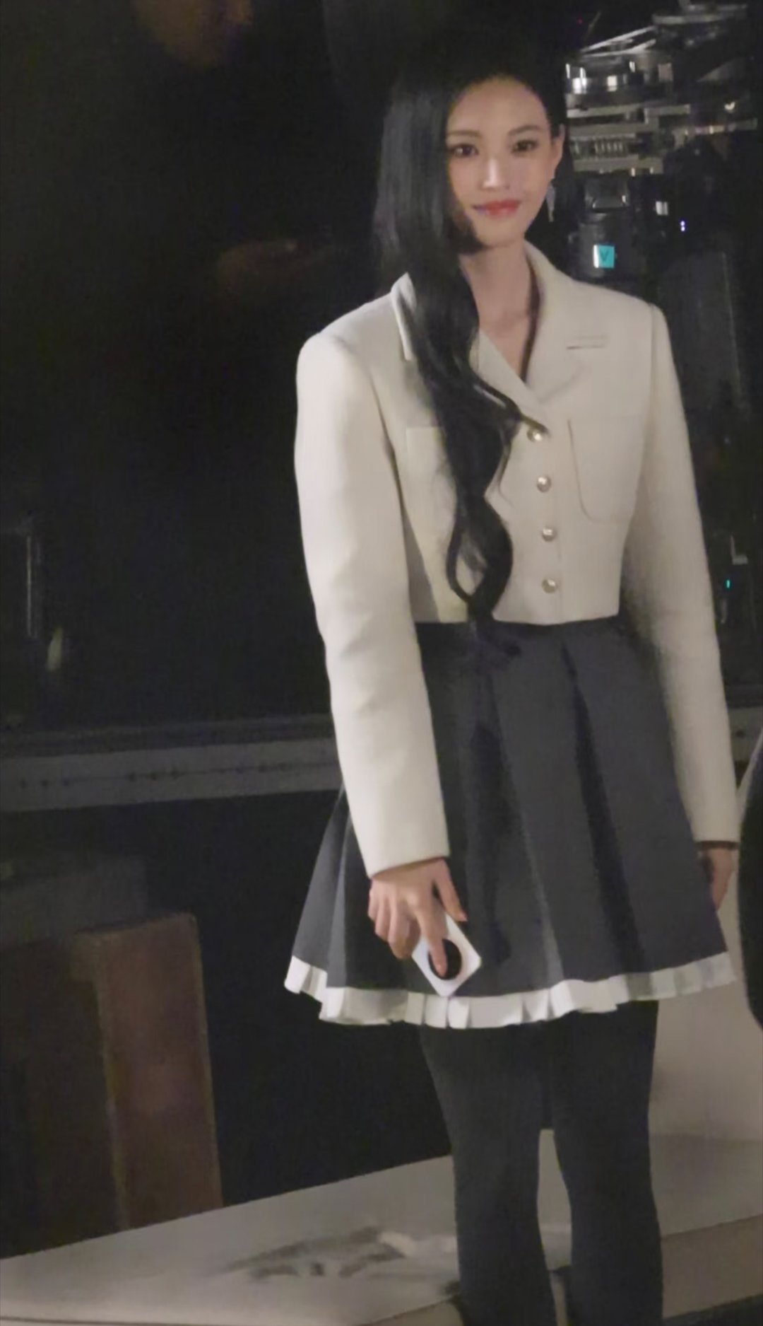 现偶造型找易小雅和佩佩是何意味啊 