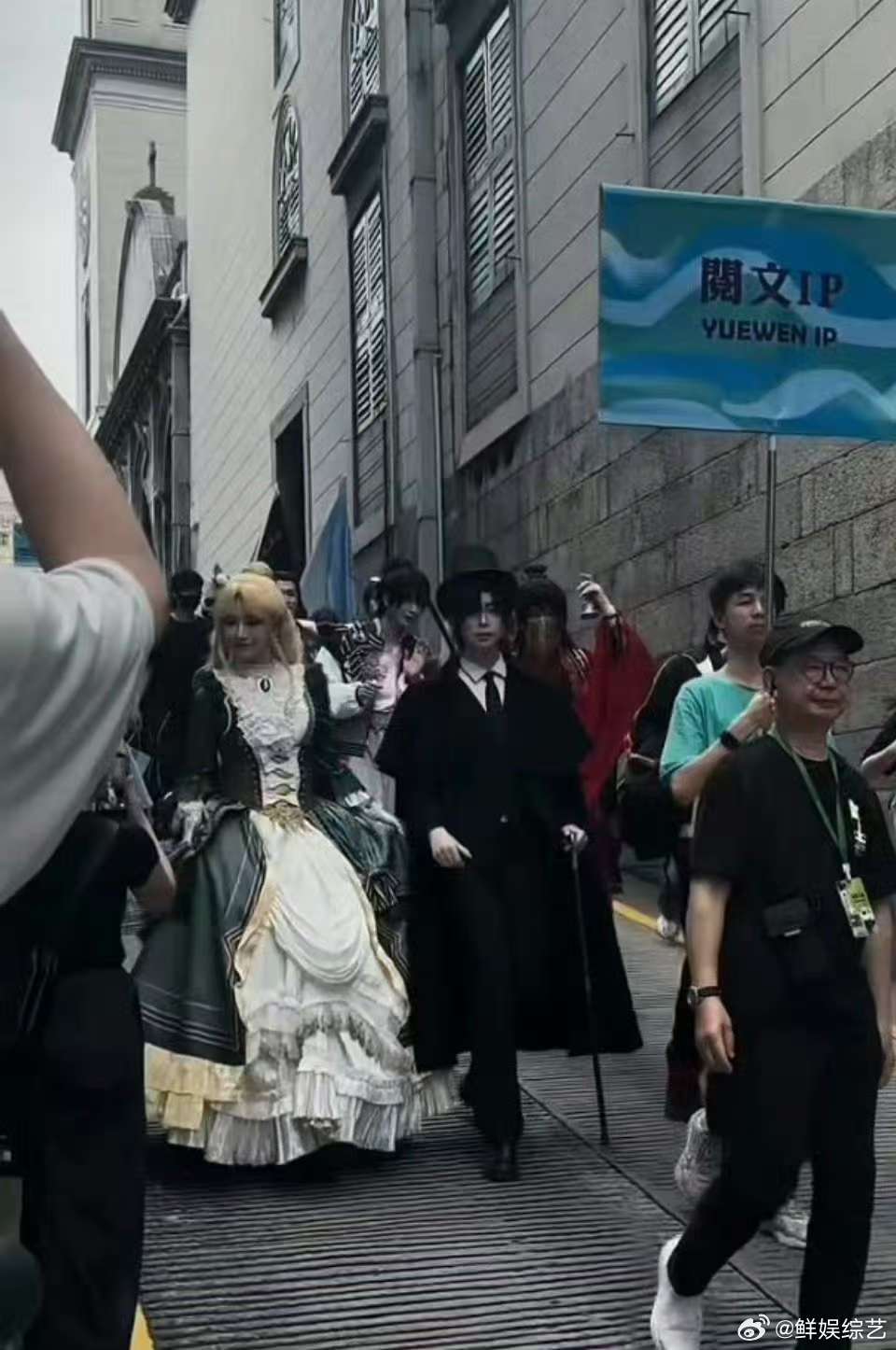 这下都知道克莱恩没钱了本来只是搞笑互动，被奥黛丽这波投喂，直接坐实克莱恩囊中羞涩