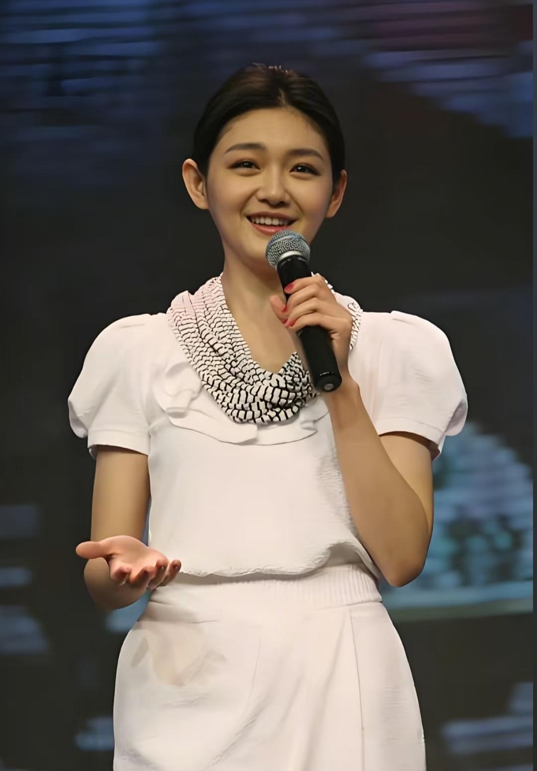 没办法，当初她结婚论调还是表达出做自己的女王，光头最懂她之类的。反正都八卦嘛，有